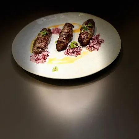 Vega Restaurant & 게스트하우스