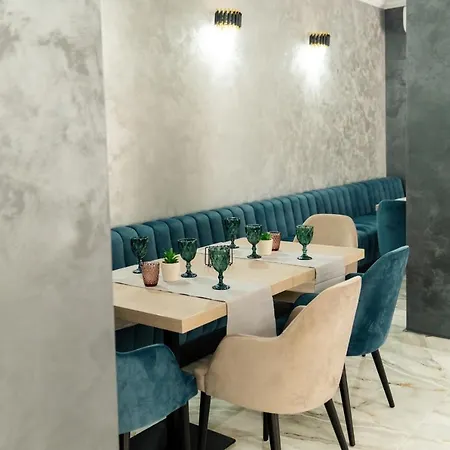Vega Restaurant & 4*