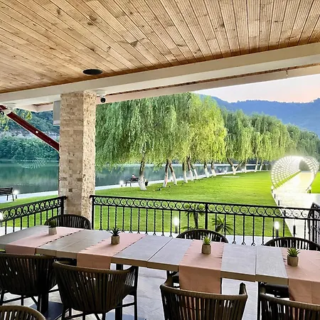 Konukevi Vega Restaurant & 4*