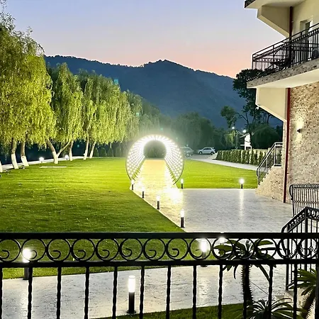 Vega Restaurant & 4* Orşova