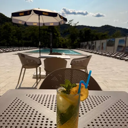 Vega Restaurant & 4* Orşova